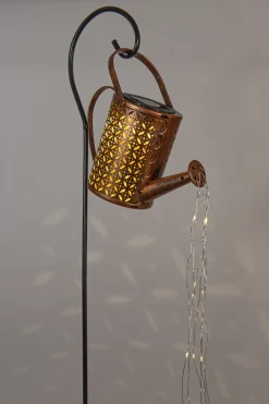 Anna's Collection solar Gartenstecker Gießkanne kupfer 23,5 x 10 x 84 cm