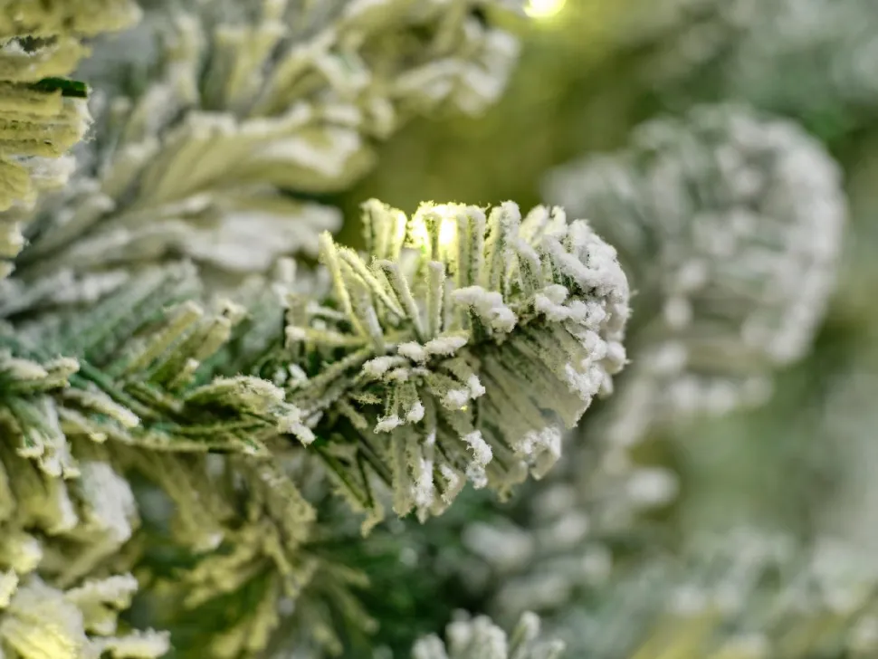 Everlands künstlicher Weihnachtsbaum Imperial Pine mit Schnee 260 LEDs warm weiß D 177 H 180 cm