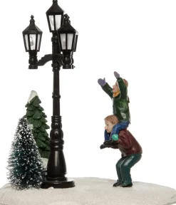 Intratuin Weihnachtsdorf Figur Spielende Jungen 11 x 7 x 11 cm